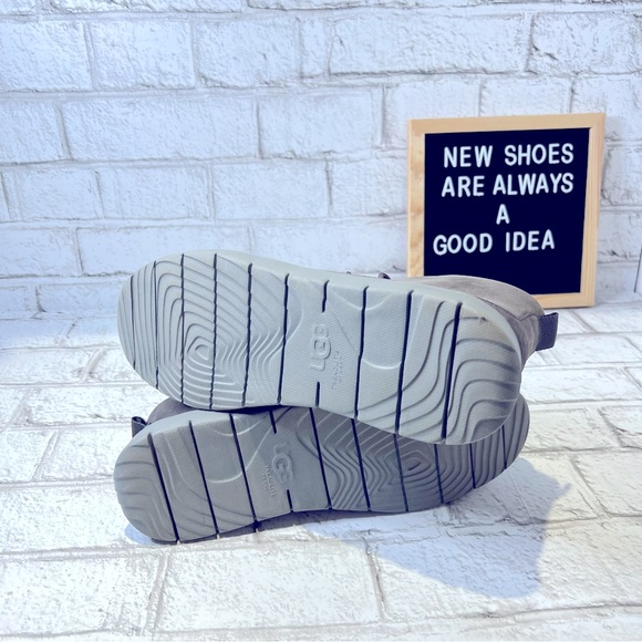 UGG🆒 Chukka boots US men’s 6/ women’s 8 - Picture 8 of 12